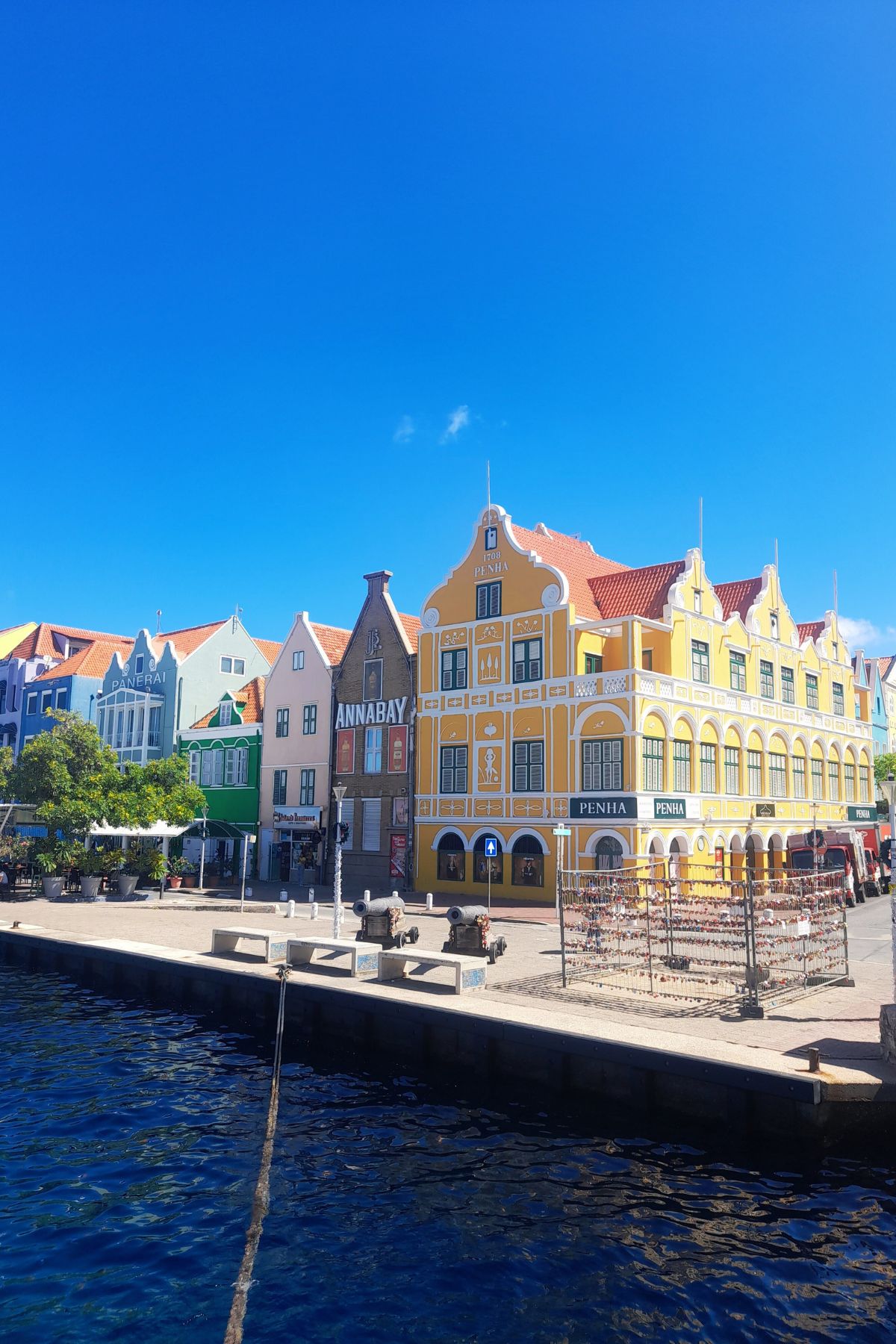 10 Unmissable Things to Do in Curaçao: Beaches & Willemstad